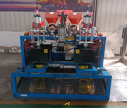 35、半自動(dòng)55型高阻隔吹塑機(jī)1.jpg