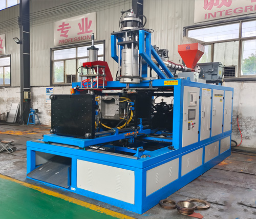 25、20升吹塑機1.jpg